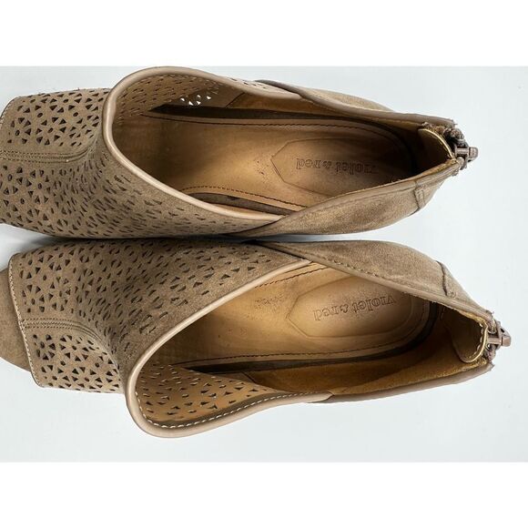 Violet & red laser cut out open toe zipper back wedge booties taupe Sz 10 - Picture 5 of 6